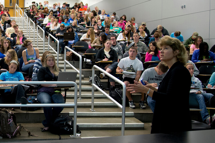 Dr. Towns in lecture hall