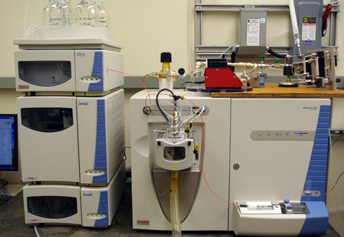 Finnigan LTQ linear quadrupole ion trap mass spectrometer